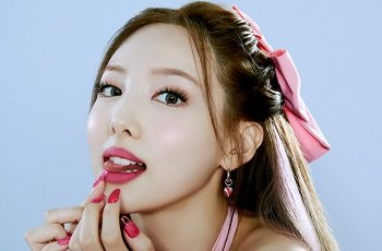 Nayeon duas vezes foi revelado clipes de sexo com gigantes no hotel